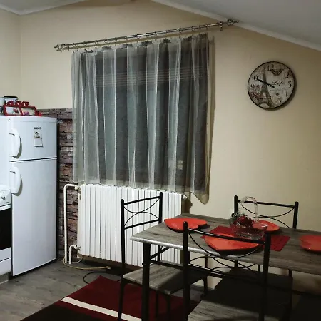 아파트 Apartman Stan Na Dan
